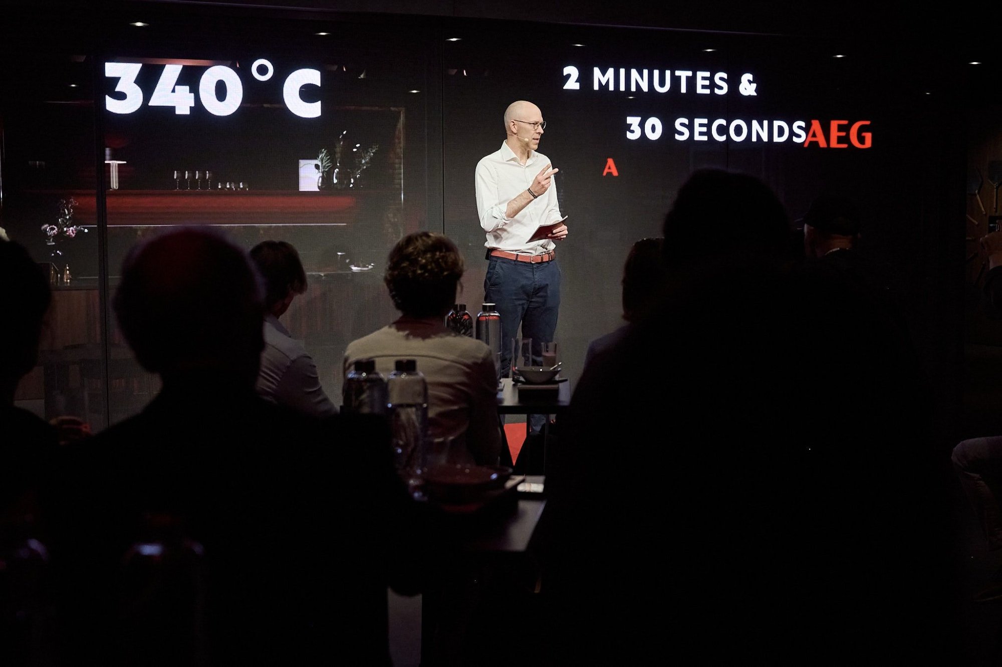 AEG IFA — Redner auf der Bühne