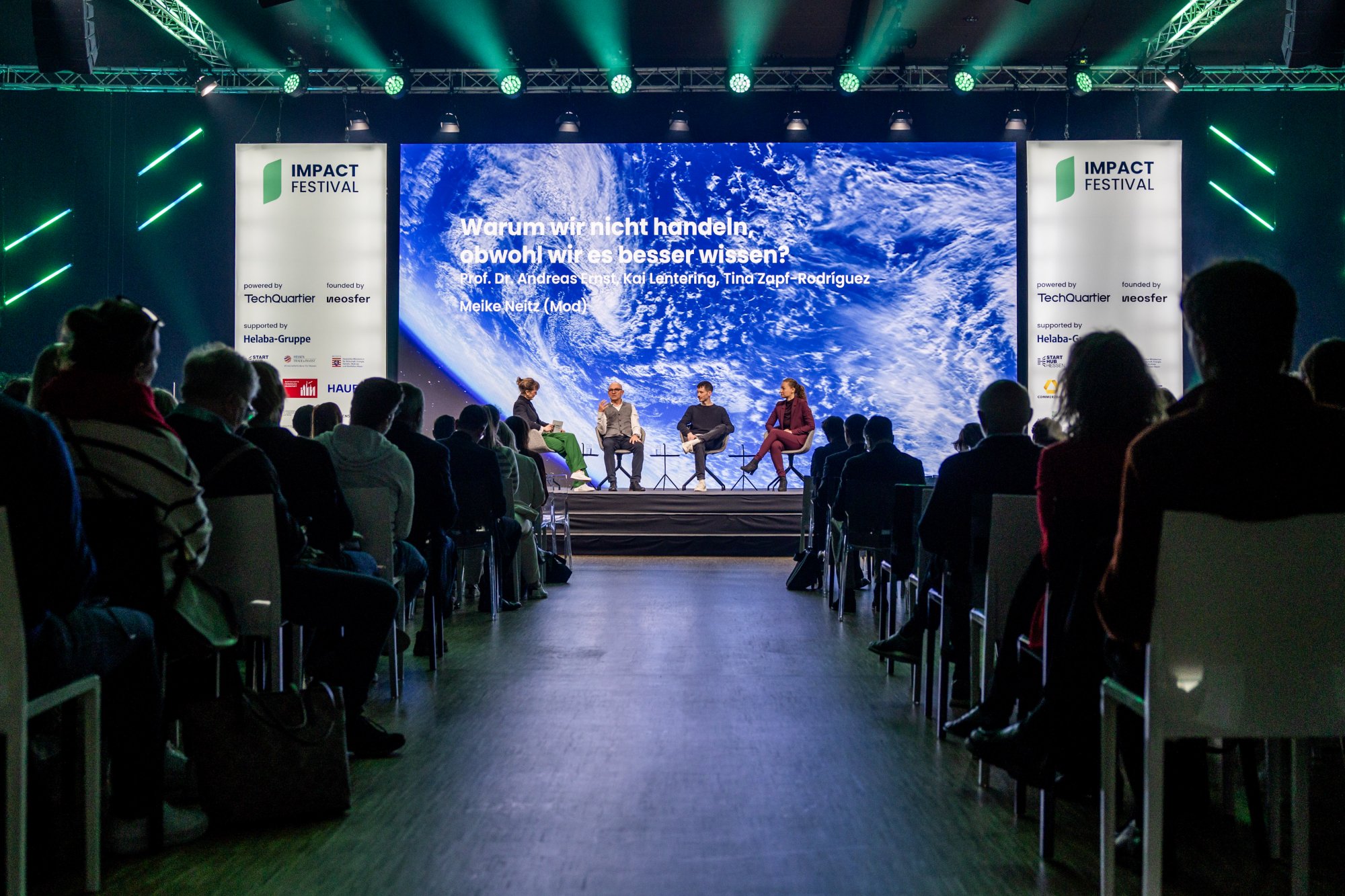 Impact Festival — Panel auf der Bühne